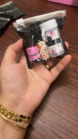 POUCH 4